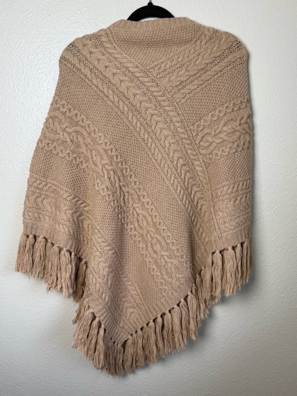 Women's Ralph Lauren Cable Knit Lambs Wool Poncho, Cape - Picture 3 of 5
